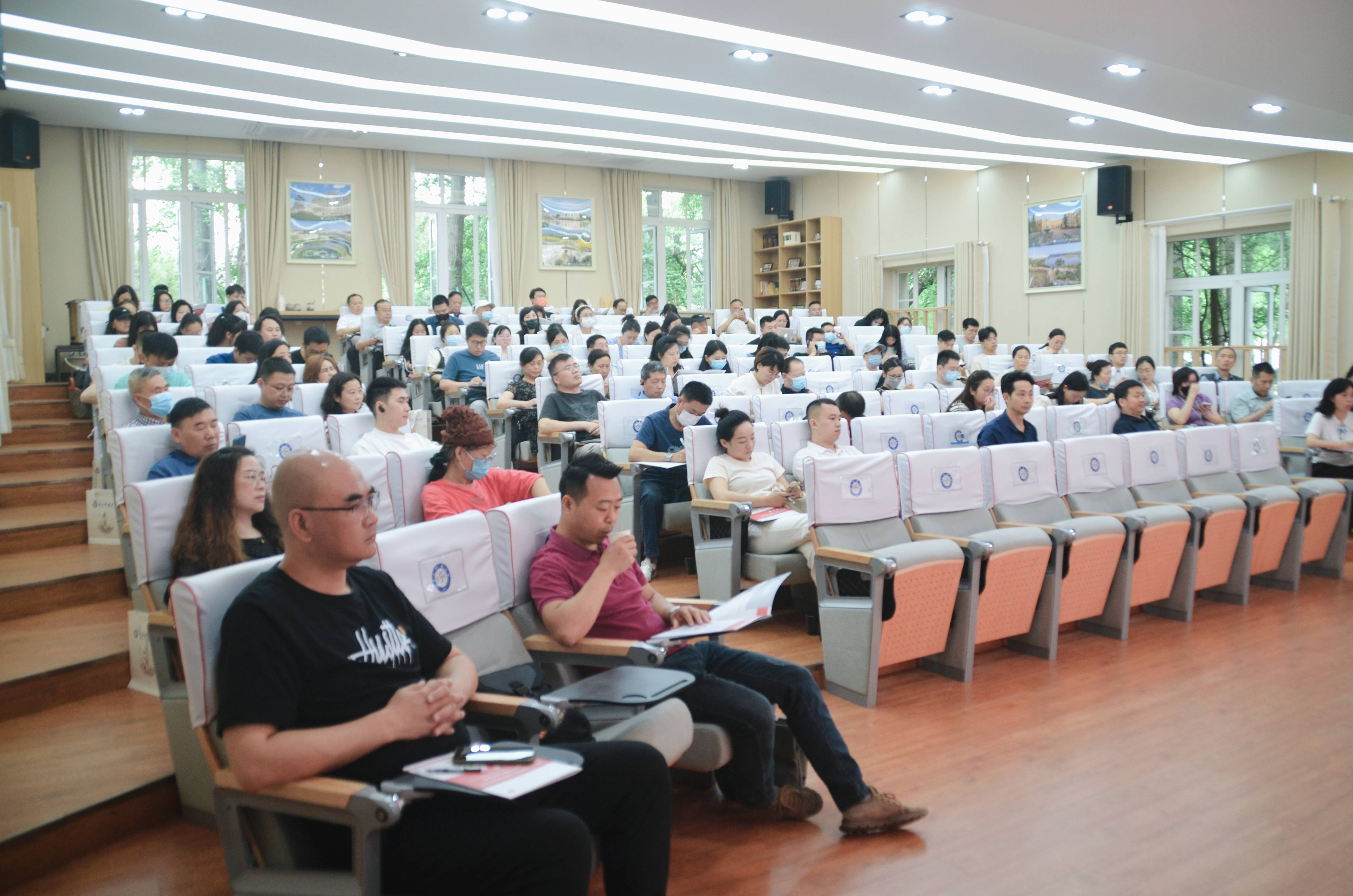 《2023年(nián)成都(dōu)市(shì)社會(huì)組織黨組織書(shū)記履職能(néng)力提升專題示範培訓班》學習(xí)簡報(bào)