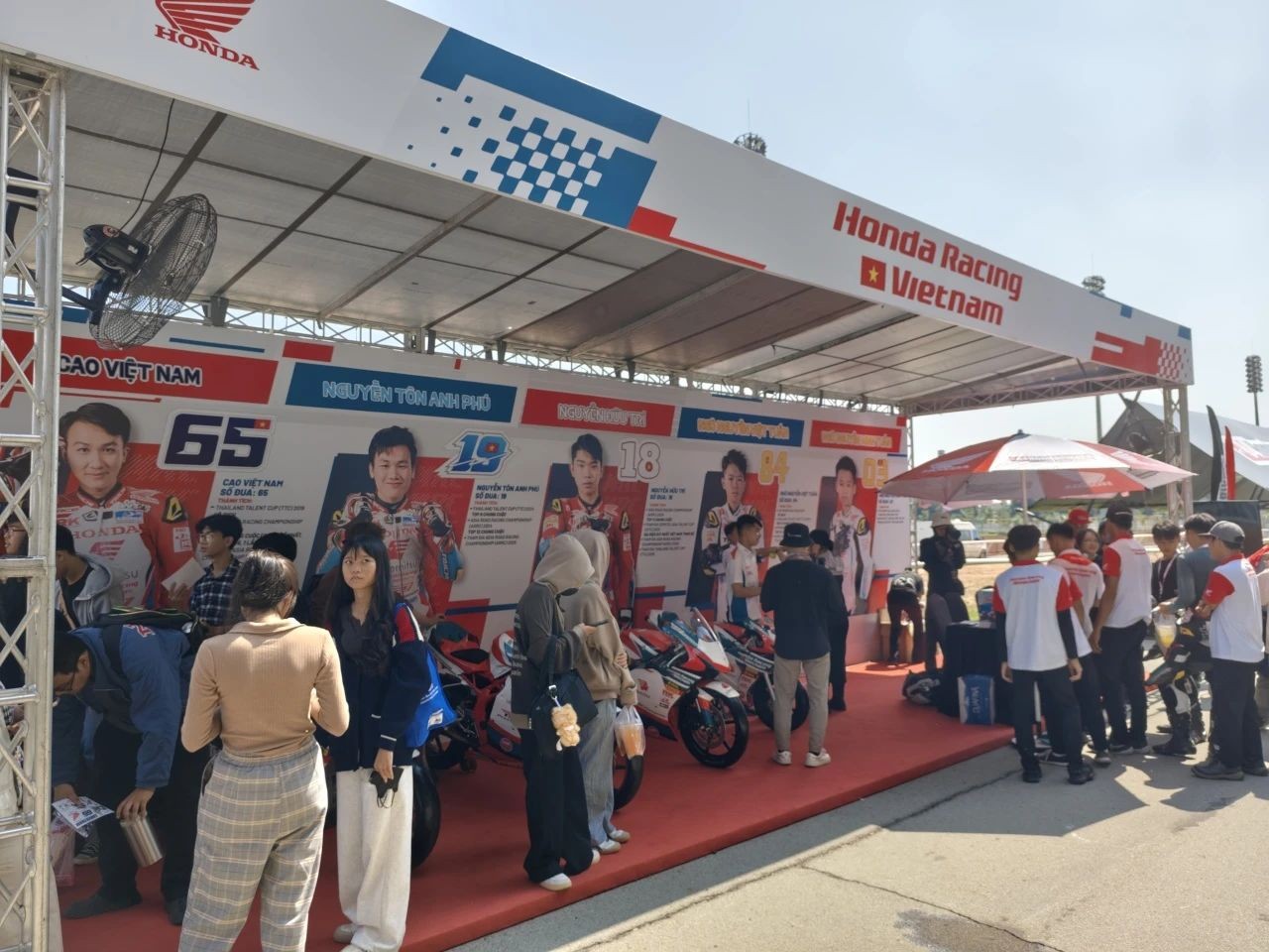 川妹(mèi)子(zǐ)越南(nán)賽道(dào)創曆史！成都(dōu)13歲女(nǚ)車(chē)手首秀斬獲第四、第五名